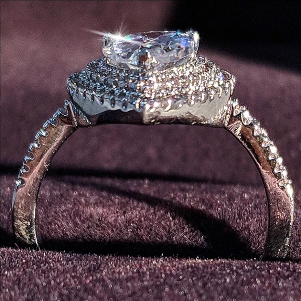 Sterling Silver pear cut CZ Ring - Picture 6 of 7